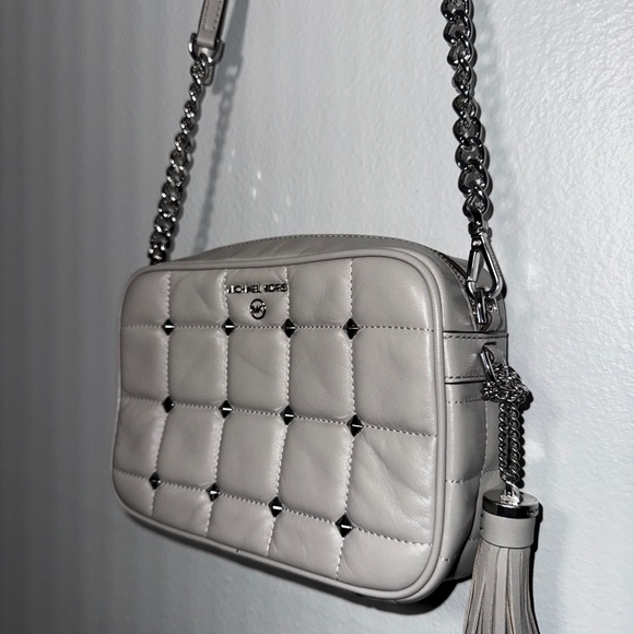 Michael Kors - Jet Set Medium Studded Quilted Leather Camera Bag - Picture 4 of 9